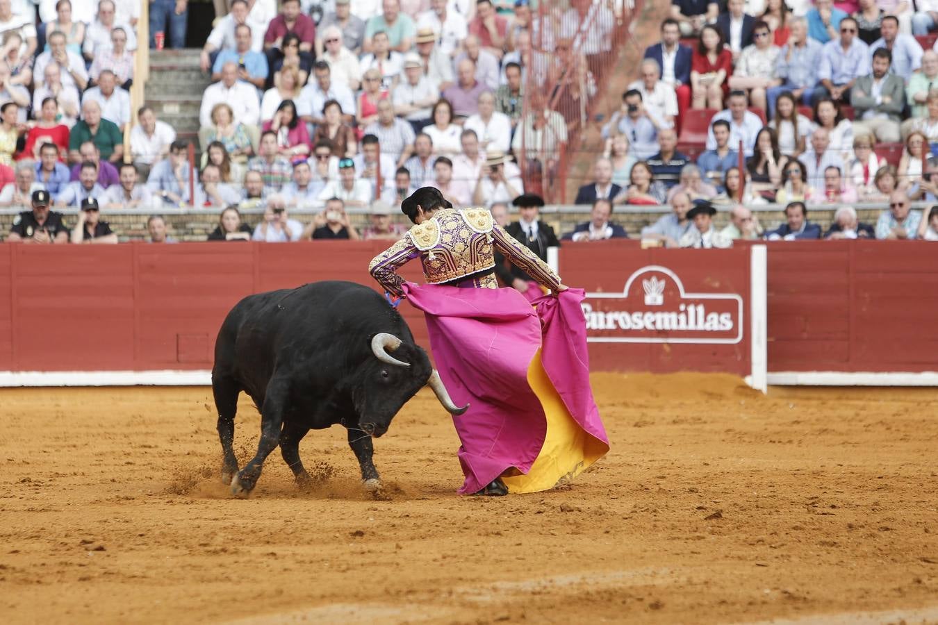 La corrida de Morante, Manzanares y Roca Rey, en imágenes