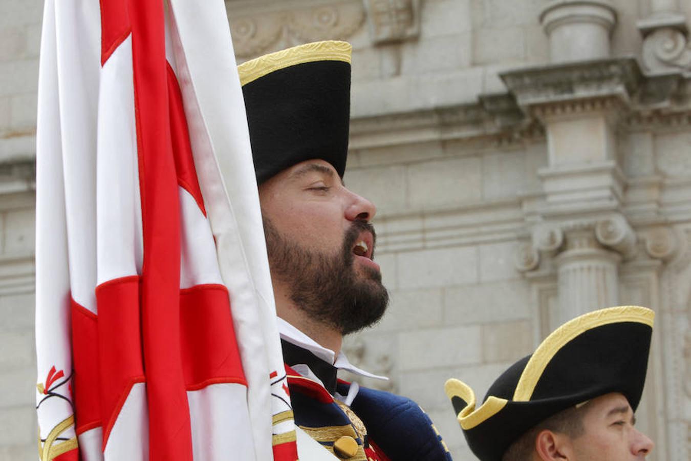 El relevo de guardia del Alcázar, en imágenes