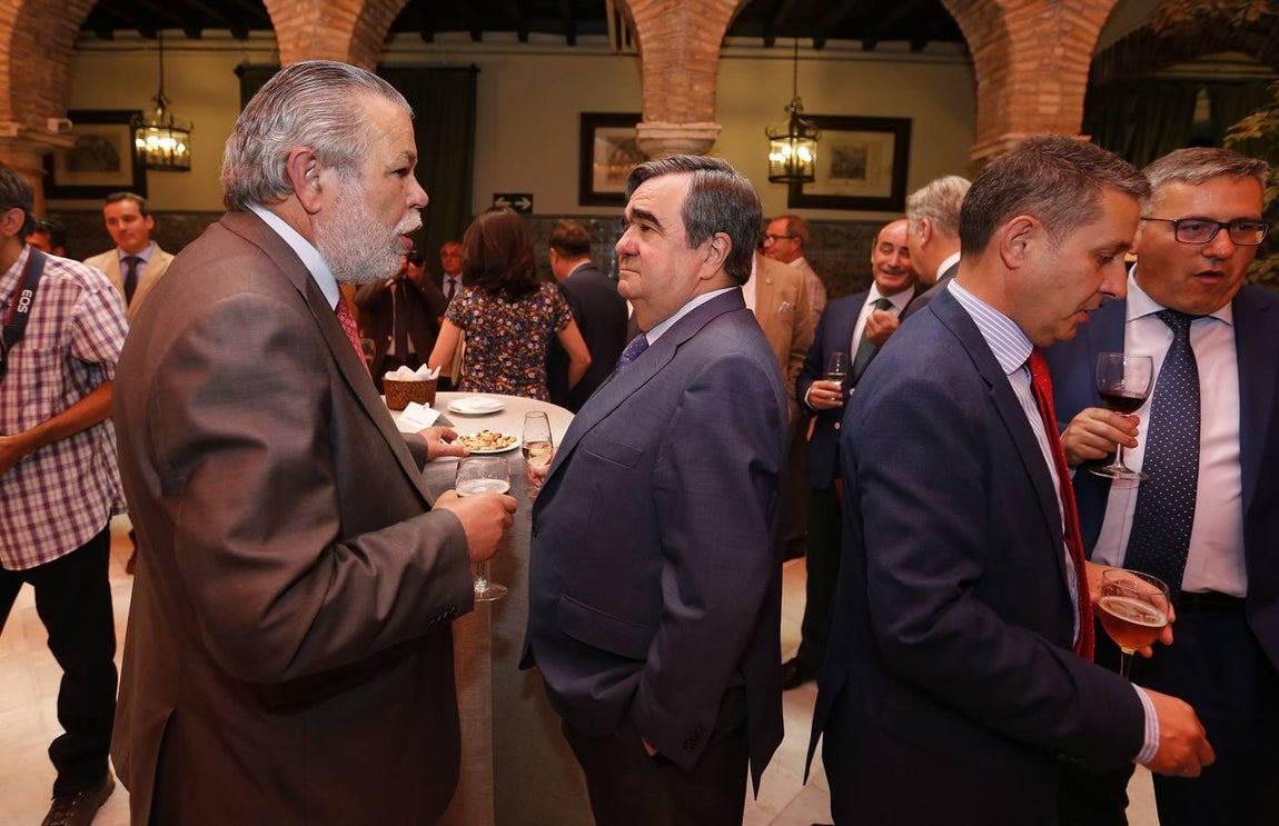 La despedida al coronel Fuentes de la Guardia Civil de Córdoba, en imágenes