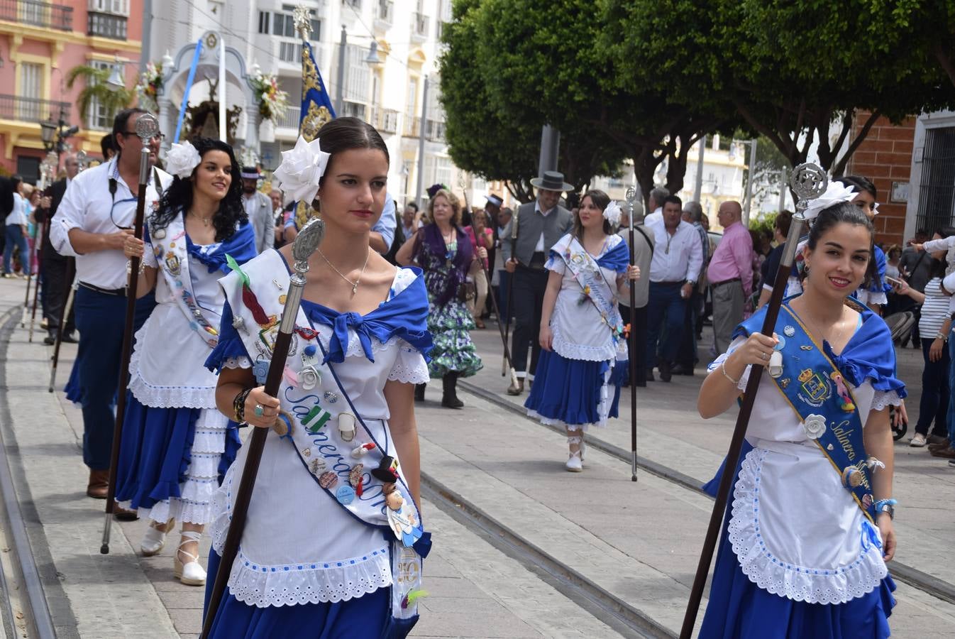 Las hermandades de Chiclana y San Fernando parten hacia El Rocío