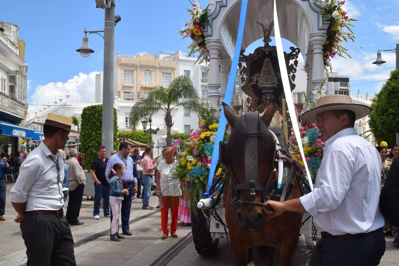 Las hermandades de Chiclana y San Fernando parten hacia El Rocío