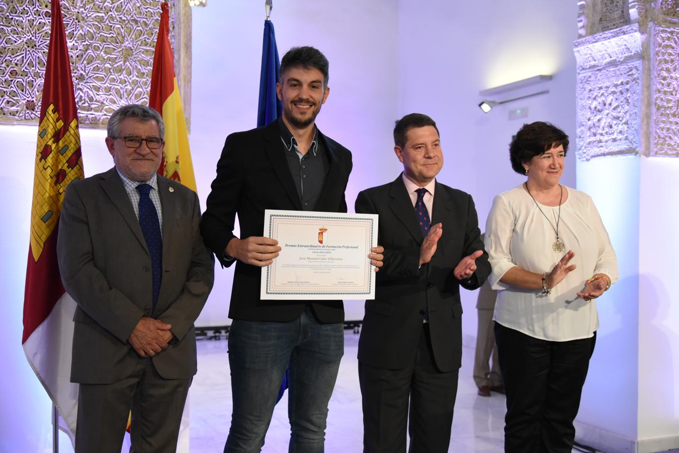 La entrega de premios extraordinarios de Formación Profesinol, en imágenes