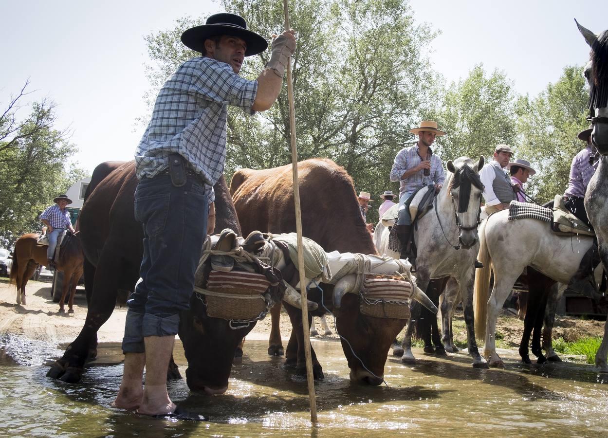 Los romeros empiezan a llegar a la aldea