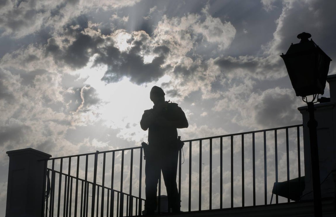 Devoción ante la Virgen del Rocío en la aldea almonteña