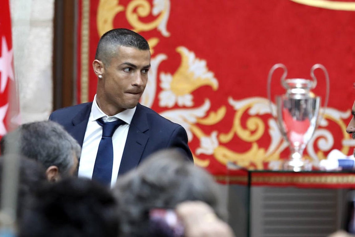 Cristiano Ronaldo estrena nuevo look. 