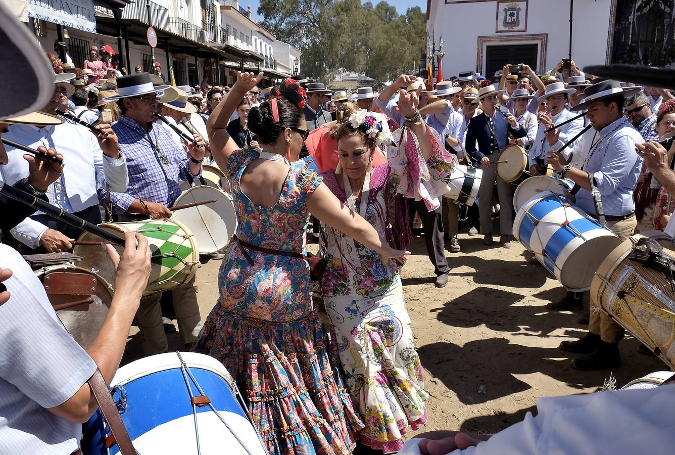 La Misa Pontifical en El Rocío, en imágenes