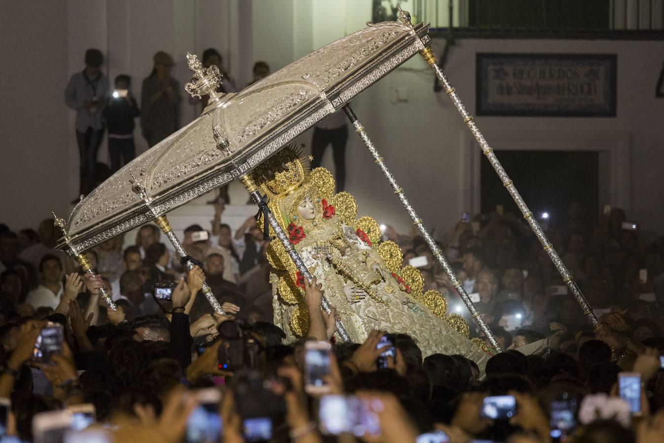 Las imágenes de la salida de la Virgen del Rocío