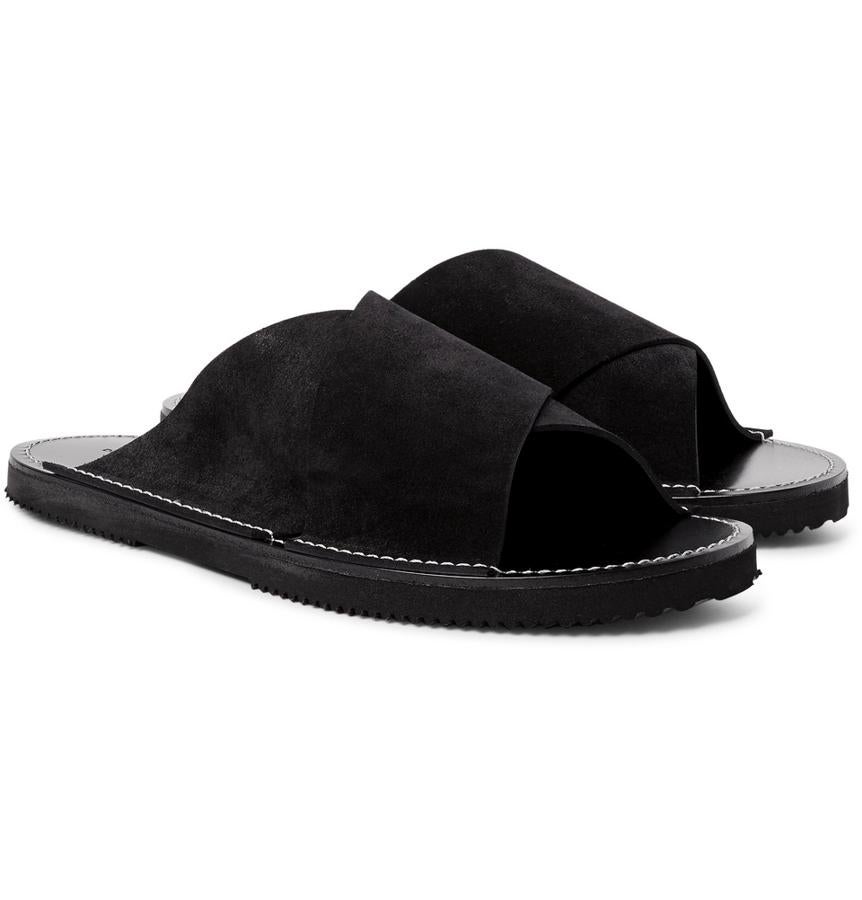 Sandalias de Dries Van Noten. De piel en color negro (Precio: 310 euros)