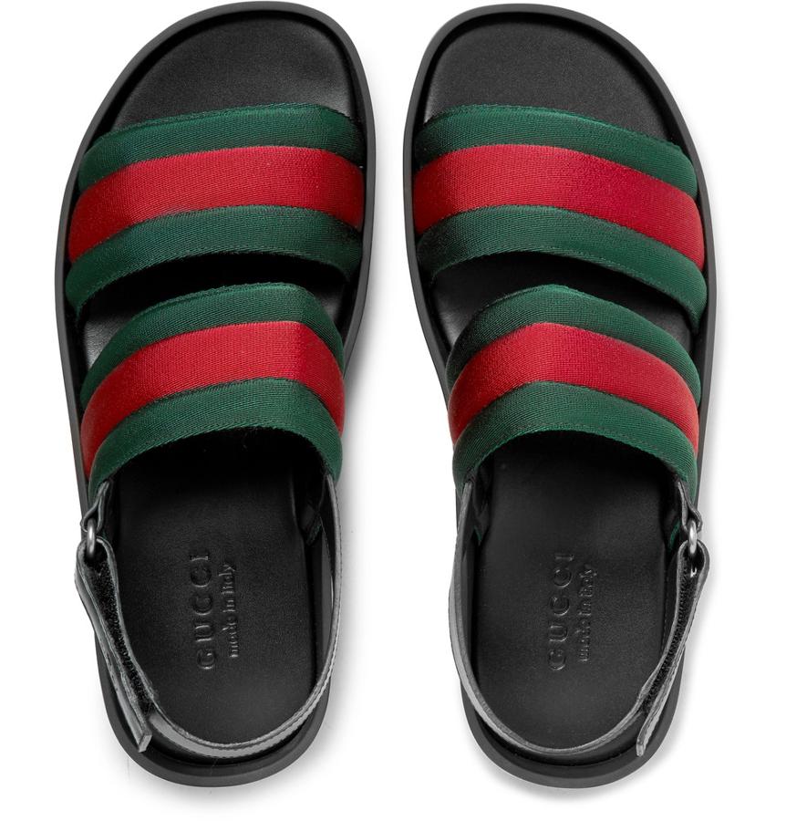 Sandalias de Gucci. Con varias tiras de colores, sandalias de Gucci (Precio: 495 euros)