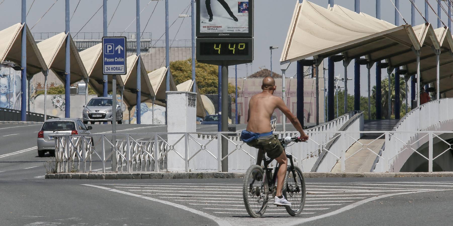 Lleno absoluto en las playas andaluzas