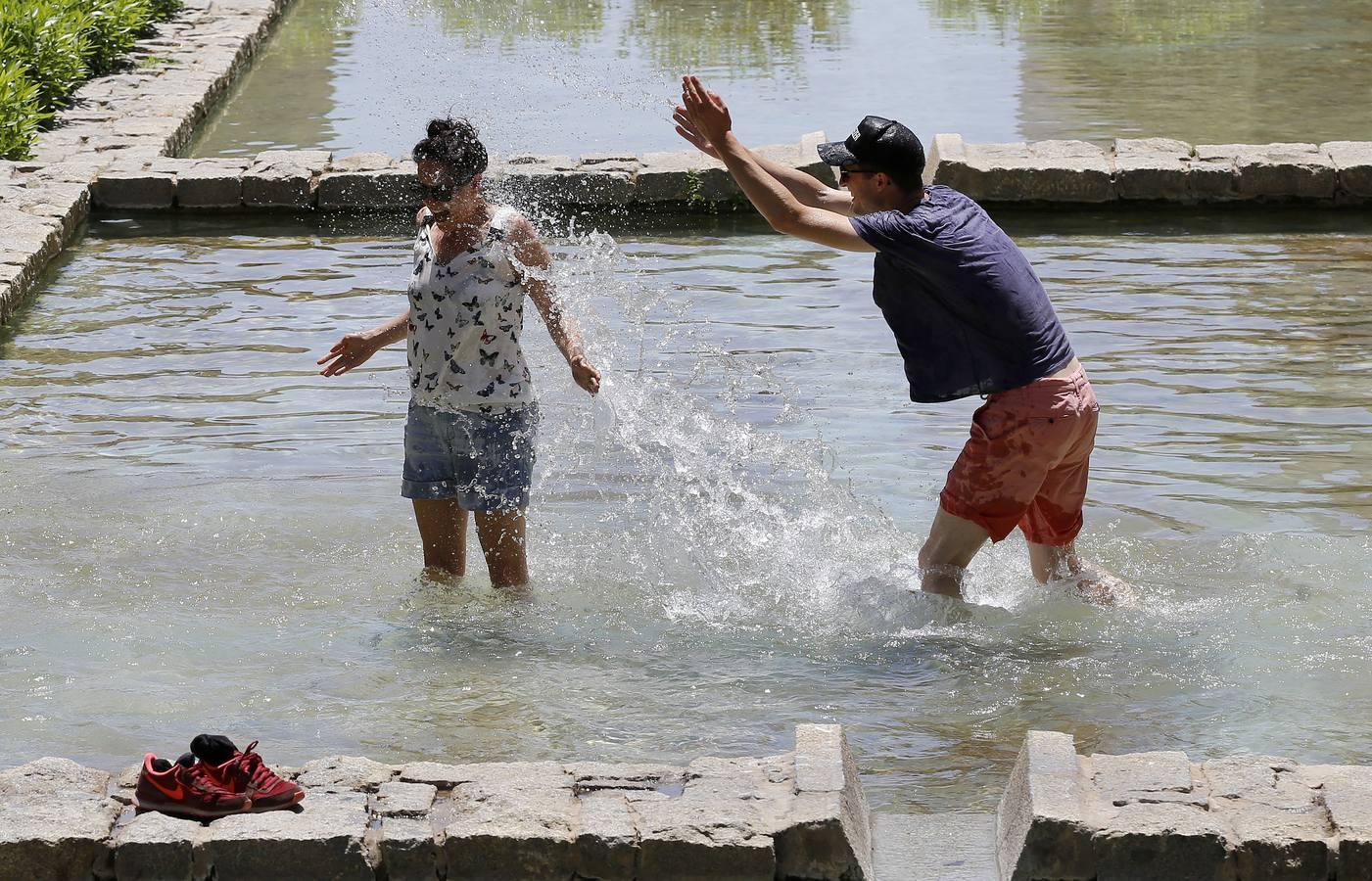 Las mejores imágenes de una dura jornada de calor en Córdoba