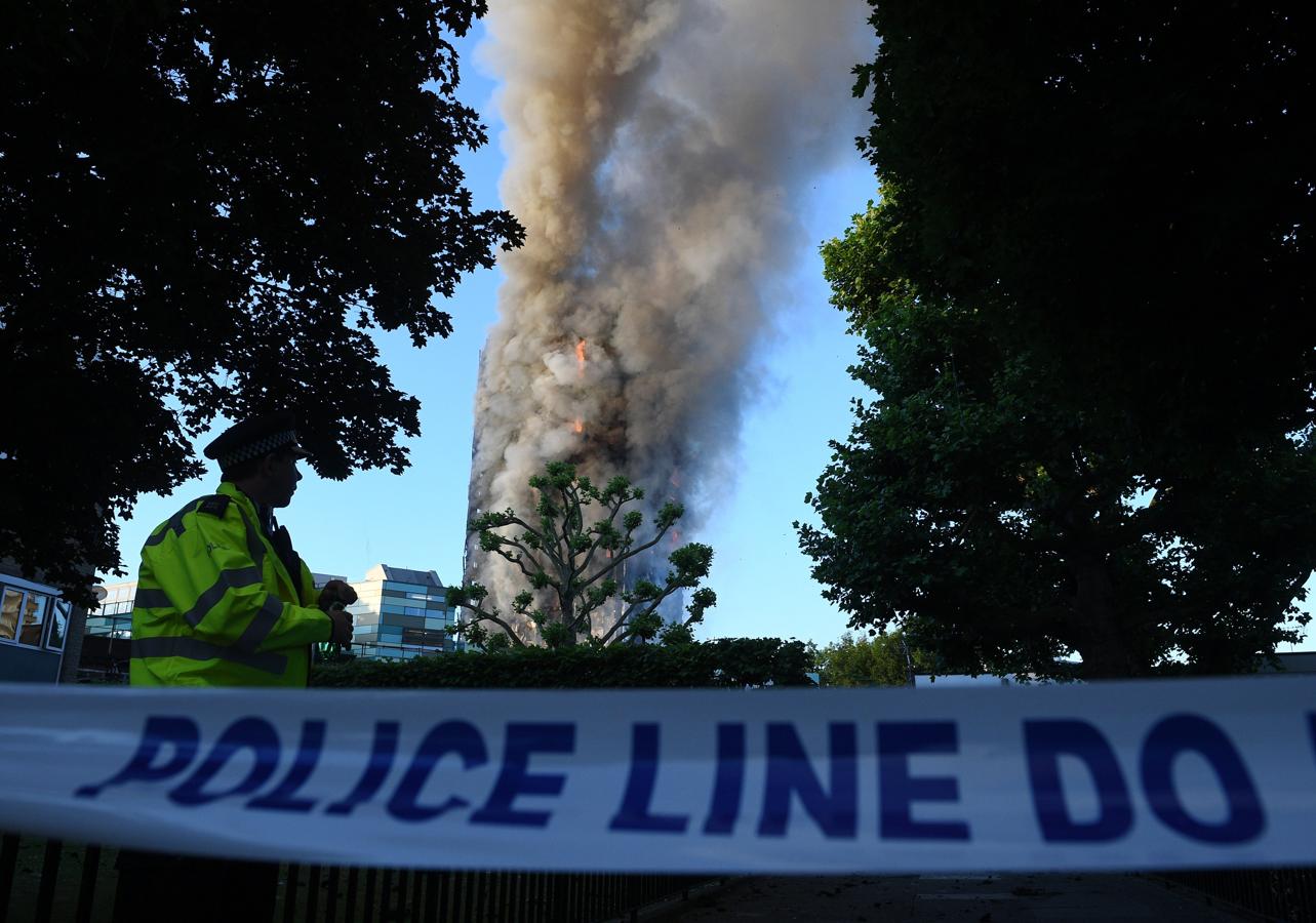 En imágenes: Un incendio devora un edificio en Londres