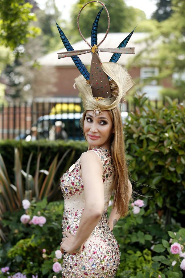 Una norma que este año ha decidido suavizarse un poco: «Si las temperaturas aumentan mucho se pondrá un nuevo código de vestimenta», explicó el portavoz del Royal Ascot. 