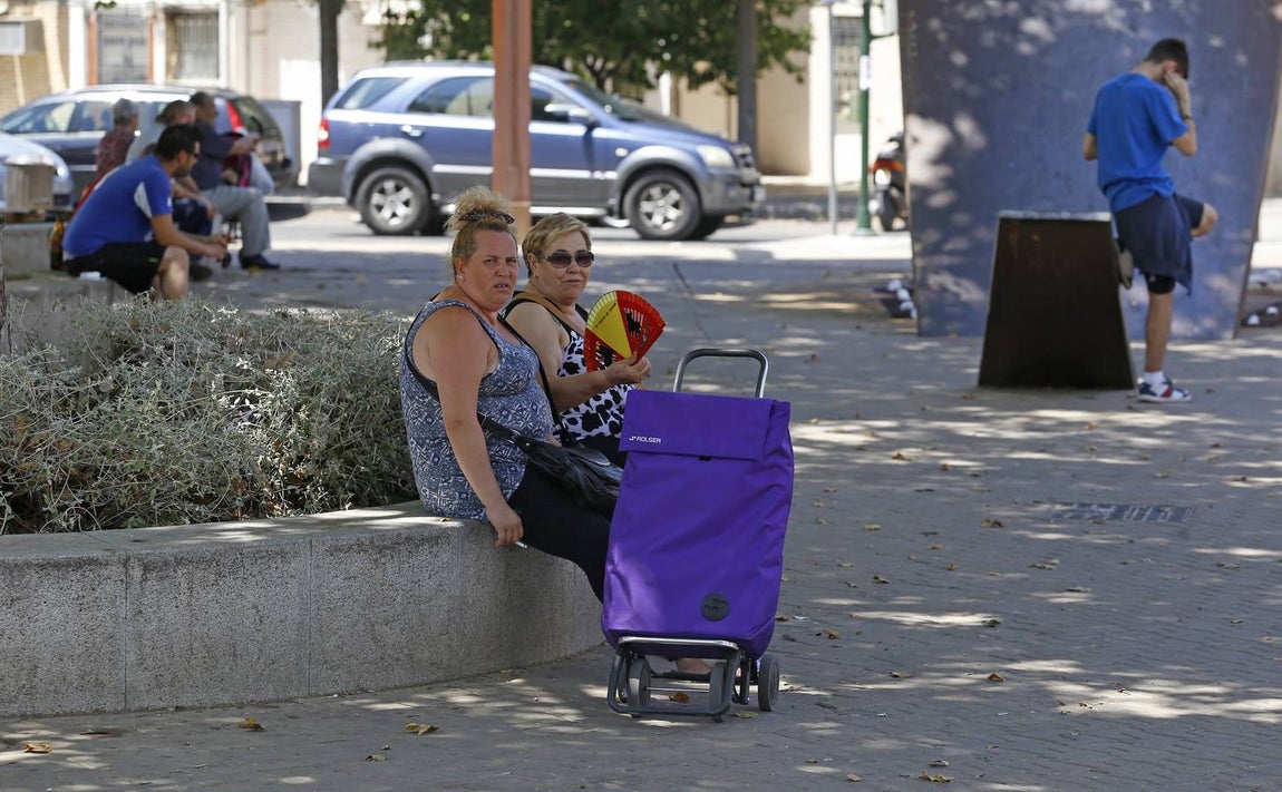En imágenes, un día por el distrito Sur, el quinto barrio más pobre de España