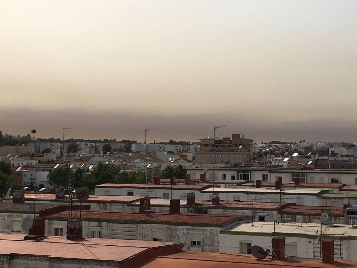 Nube de humo llega a El Puerto de Santa María. 