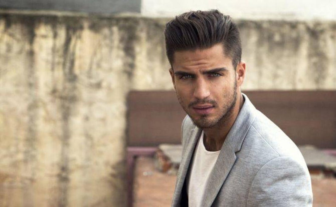 6. Maxi Iglesias. Todavía hay quien se refiere a Maxi como Cabano por lo mucho que marcó ese personaje a los espectadores. Pero el intérprete ha llego mucho más lejos. Le hemos podido ver en series de gran éxito como «Los Protegidos» o «Velvet», nos conquistó en «La Embajada» y en películas que han sido un pelotazo en nuestro cine, como «Mentiras y Gordas». Además, ahora, ha fichado por Netflix para unirse al reparto de «El Ingobernable», una de las apuestas de la plataforma