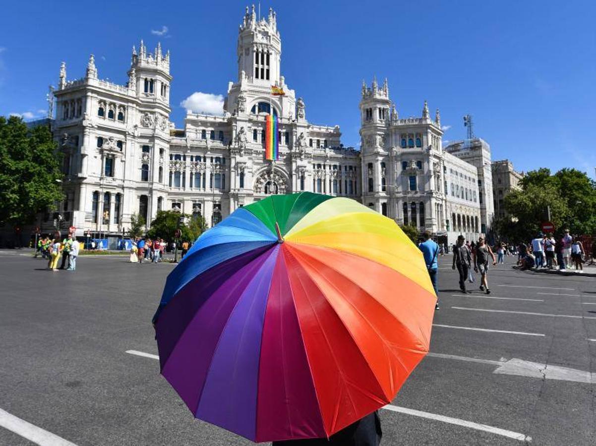 Como punto y final a la manifestación del orgullo LGTB «más grande del Mundo» como aseguran desde la web oficial, se leerá un manifiesto en el escenario que instalarán en Colón, que pondrá el broche final a una de las noches más especiales y reivindicativas del año. 