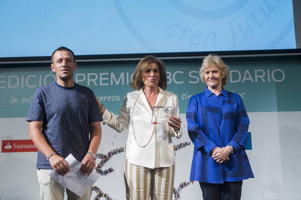 Las mejores imágenes de la gala de entrega de los Premios ABC Solidario. Fundación Integra, Premio ABC Solidario en la Modalidad Entidad Solidaria