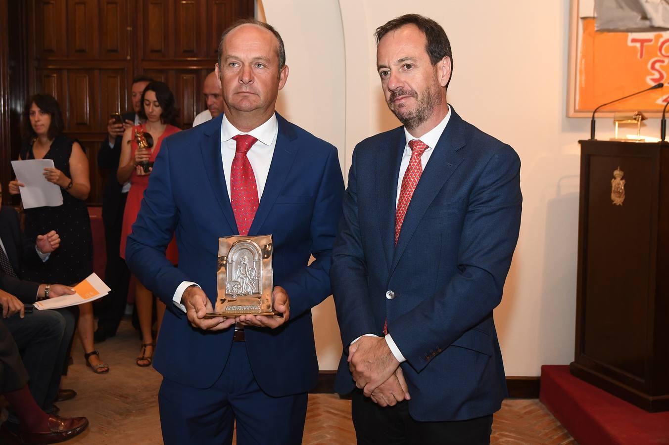 Entrega de trofeos de la Exhibición de Enganches de la Feria de Abril (I)