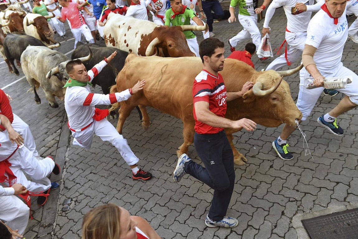 Primer encierro San Fermín 2017. 