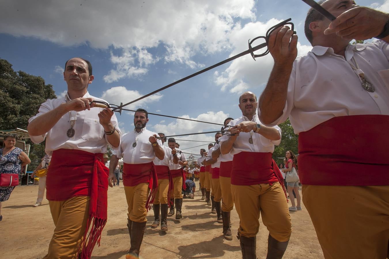 La Danza de las Espadas de Obejo, en imágenes