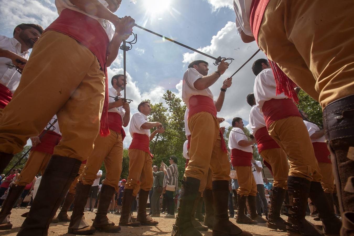 La Danza de las Espadas de Obejo, en imágenes