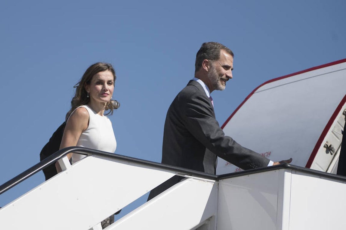 Pabellón de Estado de la T4 en el Aeropuerto Alfo Suarez Madrid Barajas. Los Reyes de España, Don Felipe y Doña Letizia, salen en viaje de estado a Londres.. 