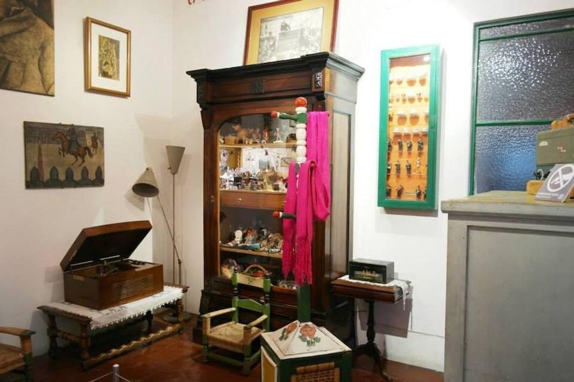 Sala de estar de la Casa Azul. La residencia de Frida Kahlo fue convertida en museo en 1958, cuatro años después de su muerte un 13 de julio de 1954