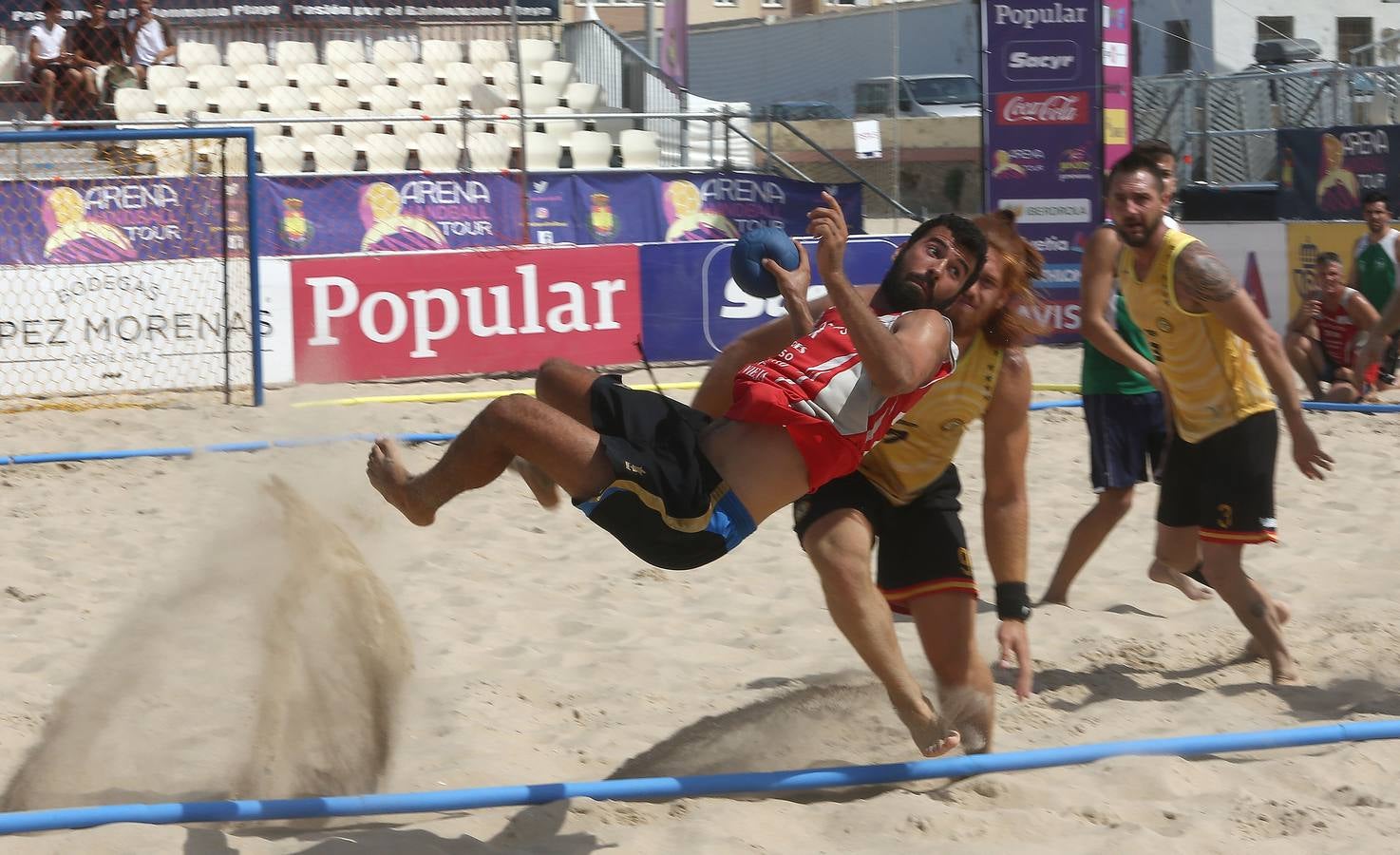 Fotos: Campeonato de Balonmano en la playa Victoria