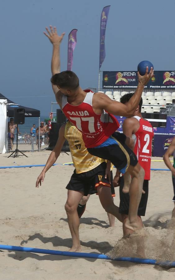 Fotos: Campeonato de Balonmano en la playa Victoria