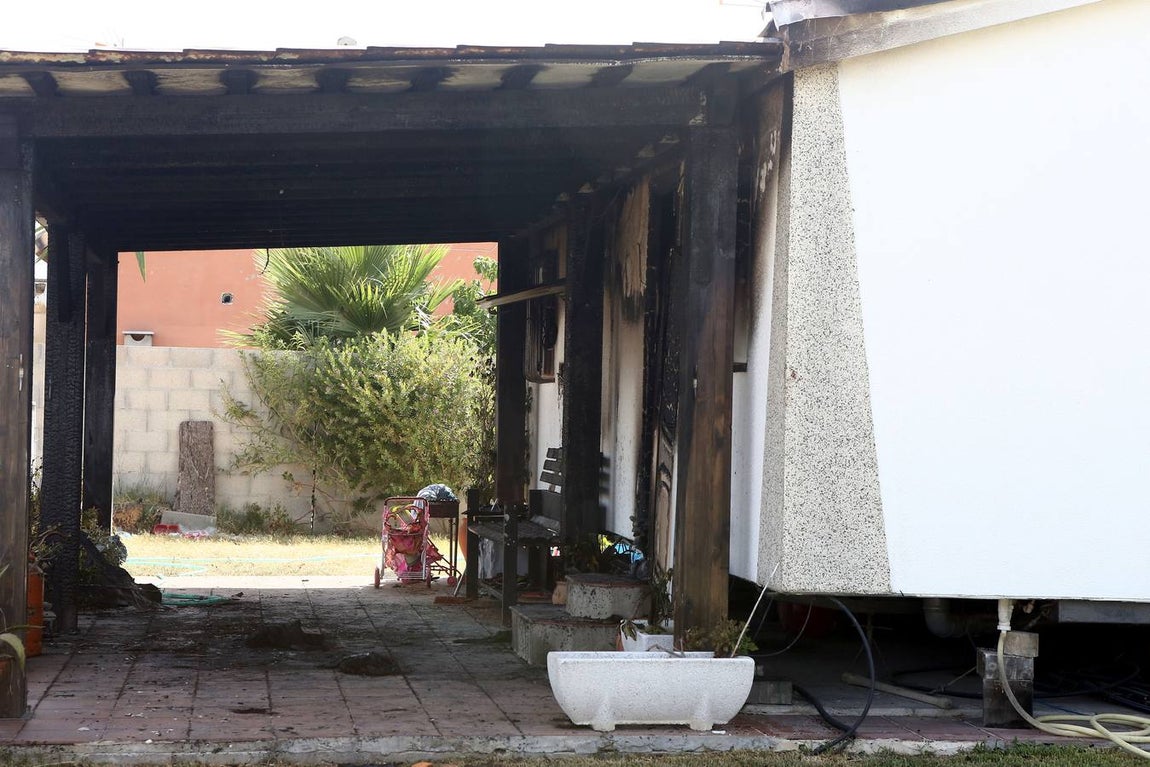 Fotos: Así ha quedado la vivienda arrasada por el fuego en El Palmar