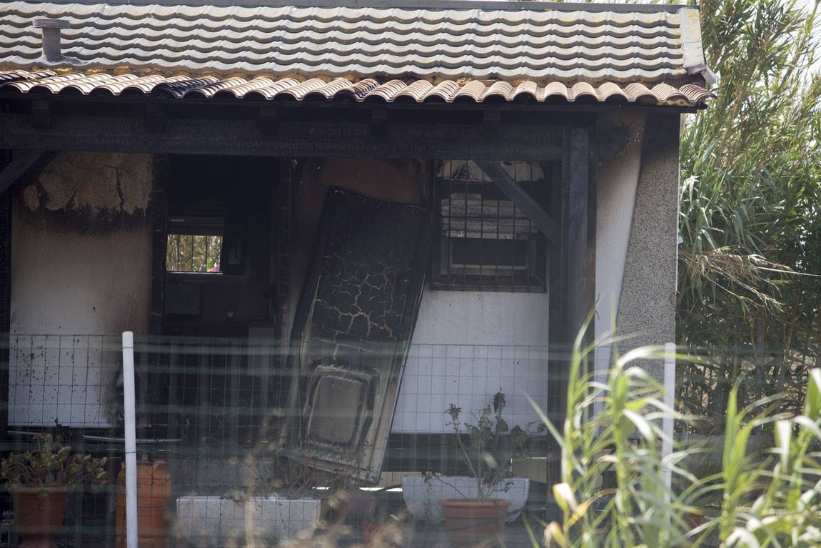 Fotos: Así ha quedado la vivienda arrasada por el fuego en El Palmar