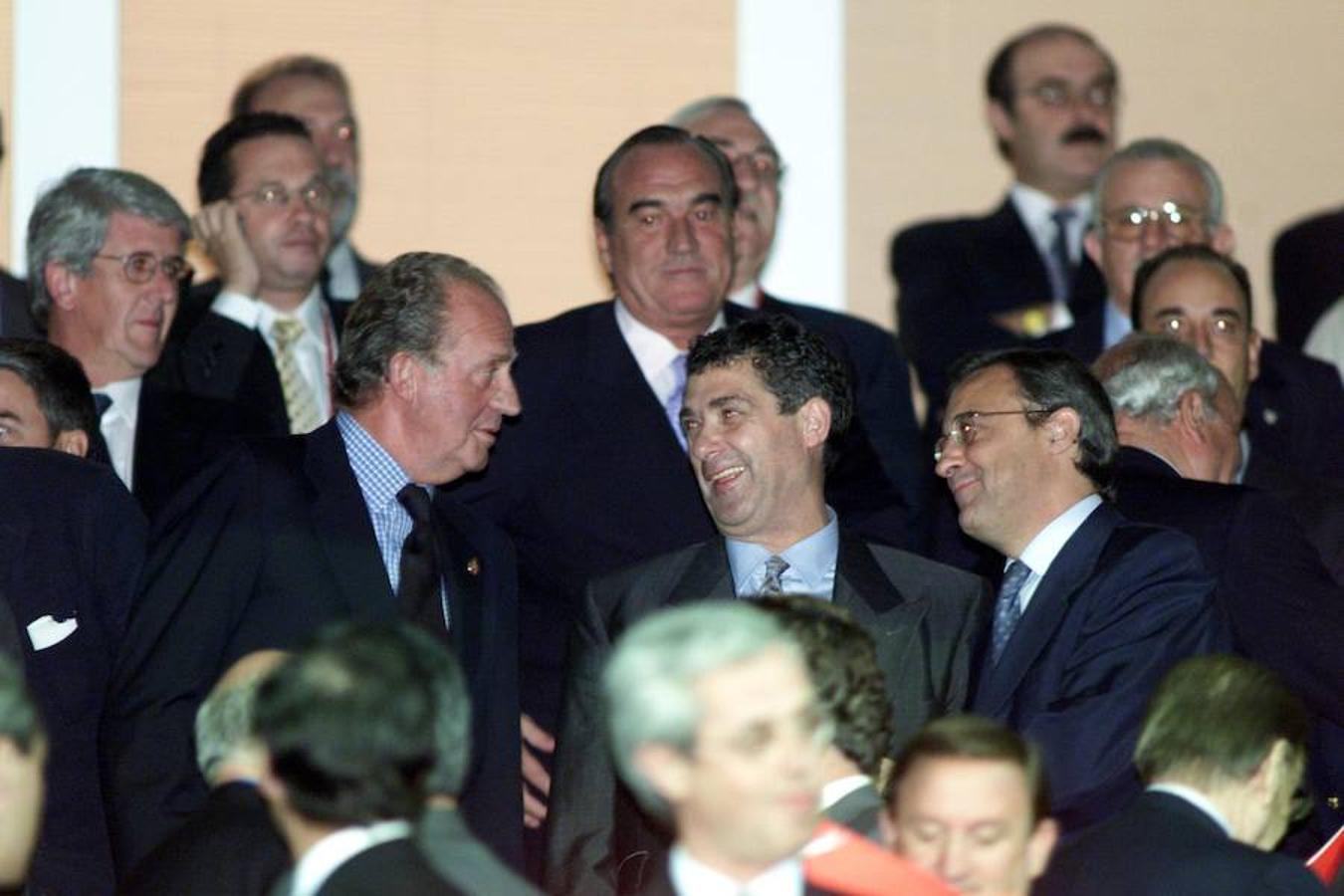 Partido entre las selecciones de España e Israel para la fase de clasificación para el mundial de 2002.