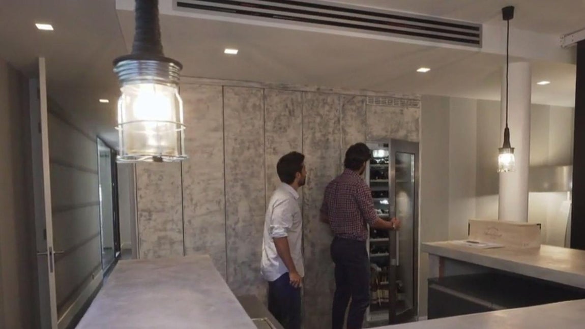 Bodega. El tenista es un amante del vino, por en su casa no falta una bodega con una buena selección para degustarlos