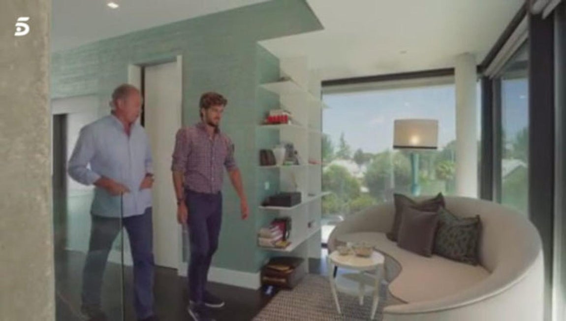 Rincón especial. La parte superior de la casa cuenta con un rincón acristalado de bonitas vistas