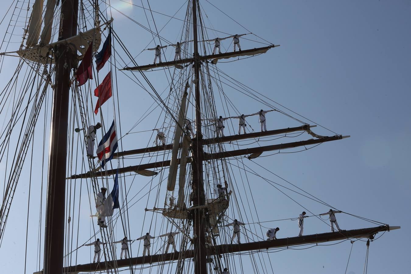 El buque regresa a Cádiz tras su 89º crucero de instrucción