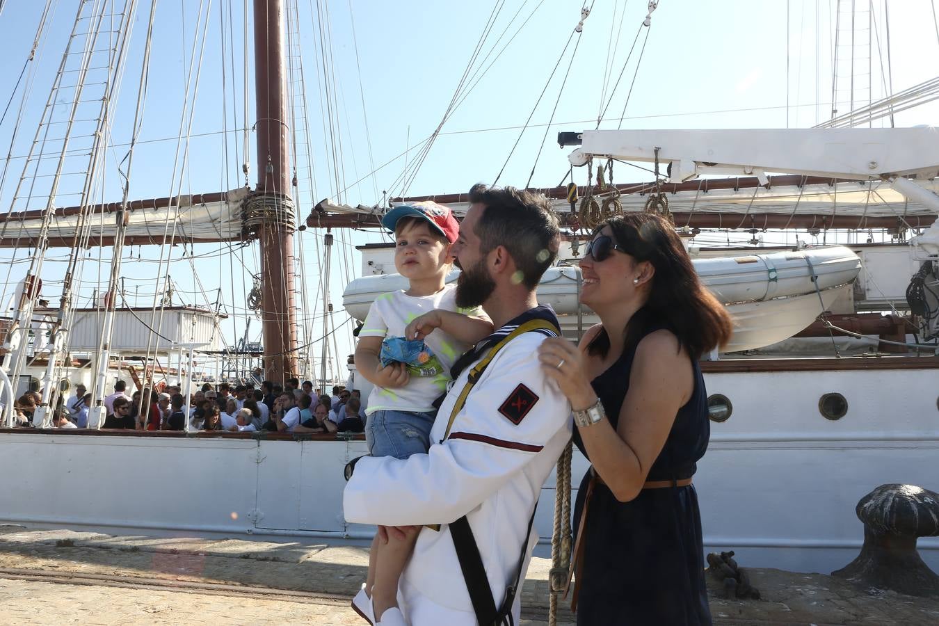 El buque regresa a Cádiz tras su 89º crucero de instrucción