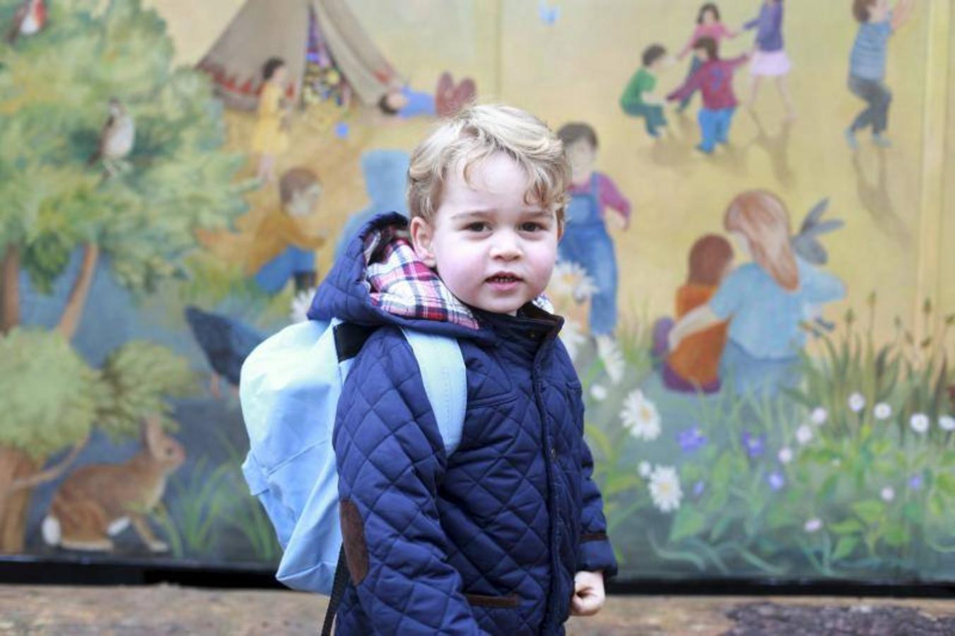 El joven Príncipe de camino al colegio