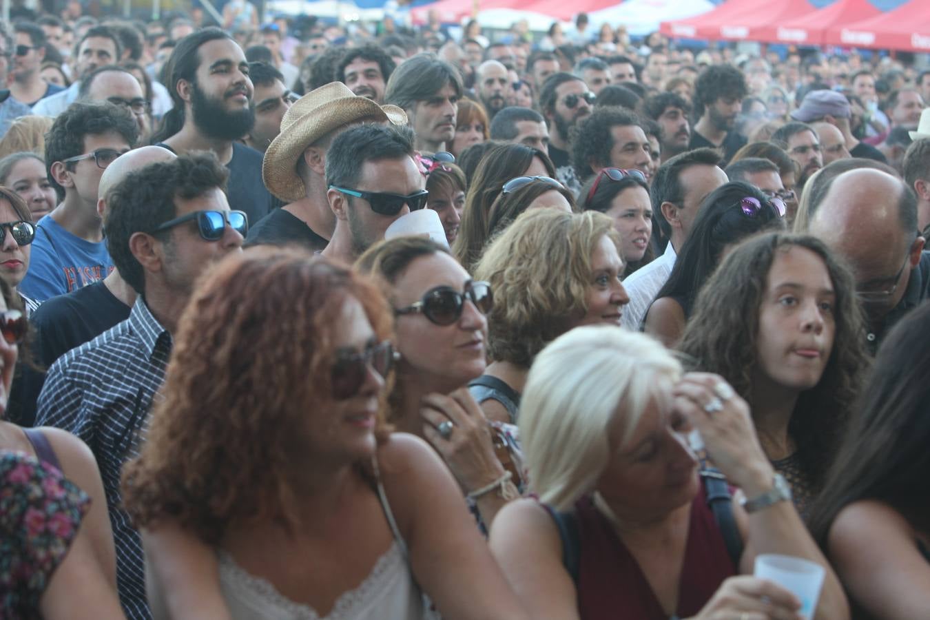 Momentos mágicos en el concierto de Coque Malla