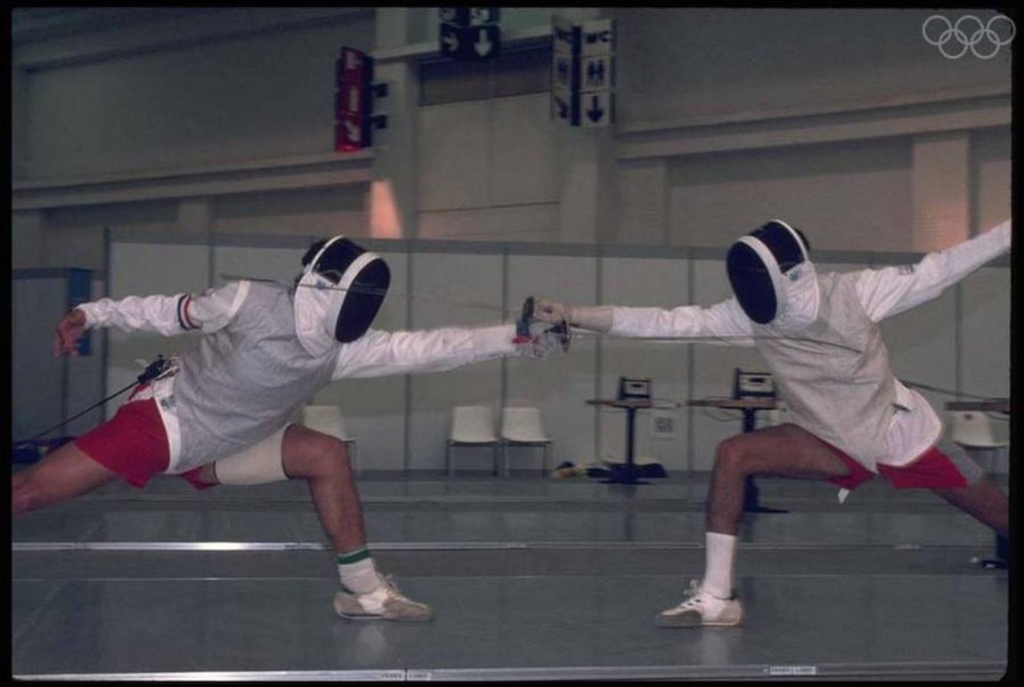 Zona de entrenamiento de los participantes en esgrima. Olympic.org