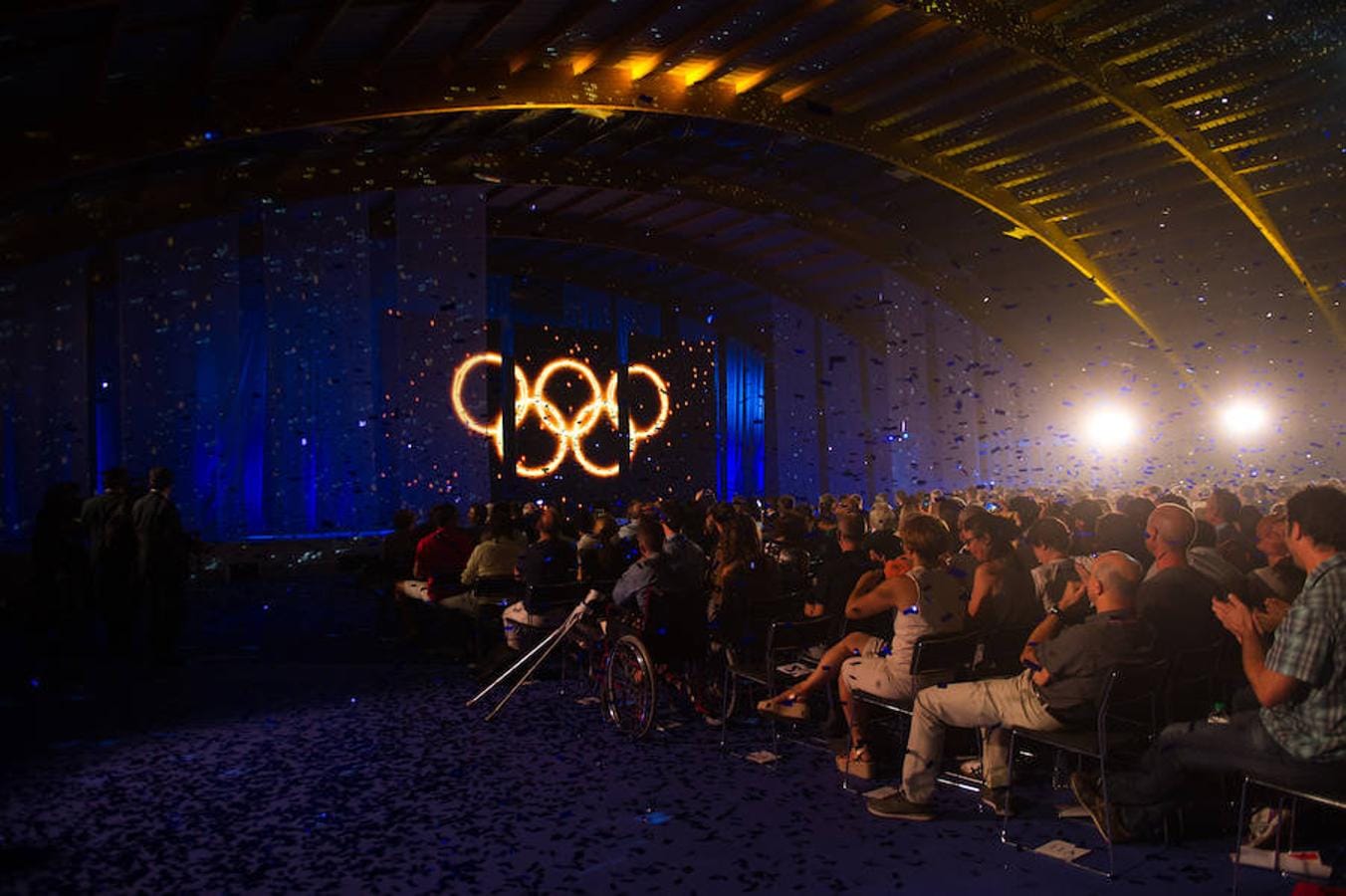 Los anillos de los Juegos Olímpicos coronan la celebración de su aniversario en Barcelona