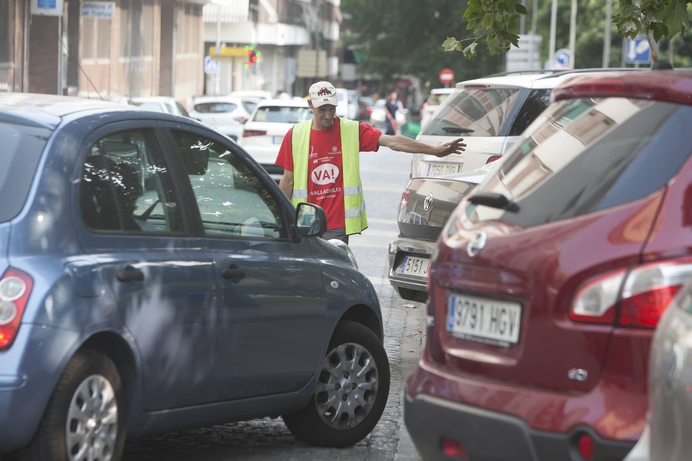 Los actividad irregular de los «gorrillas» de Córdoba, en imágenes