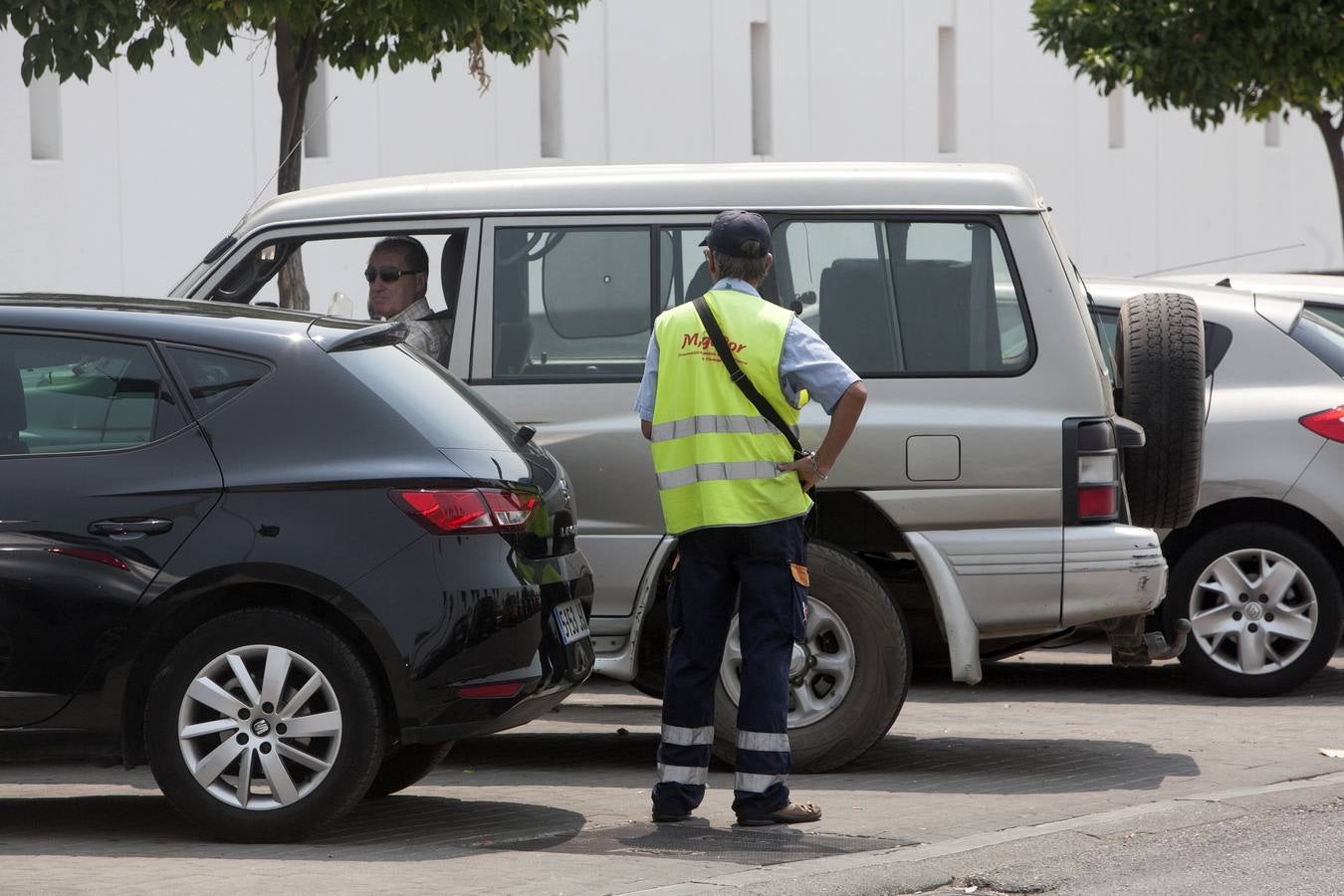 Los actividad irregular de los «gorrillas» de Córdoba, en imágenes