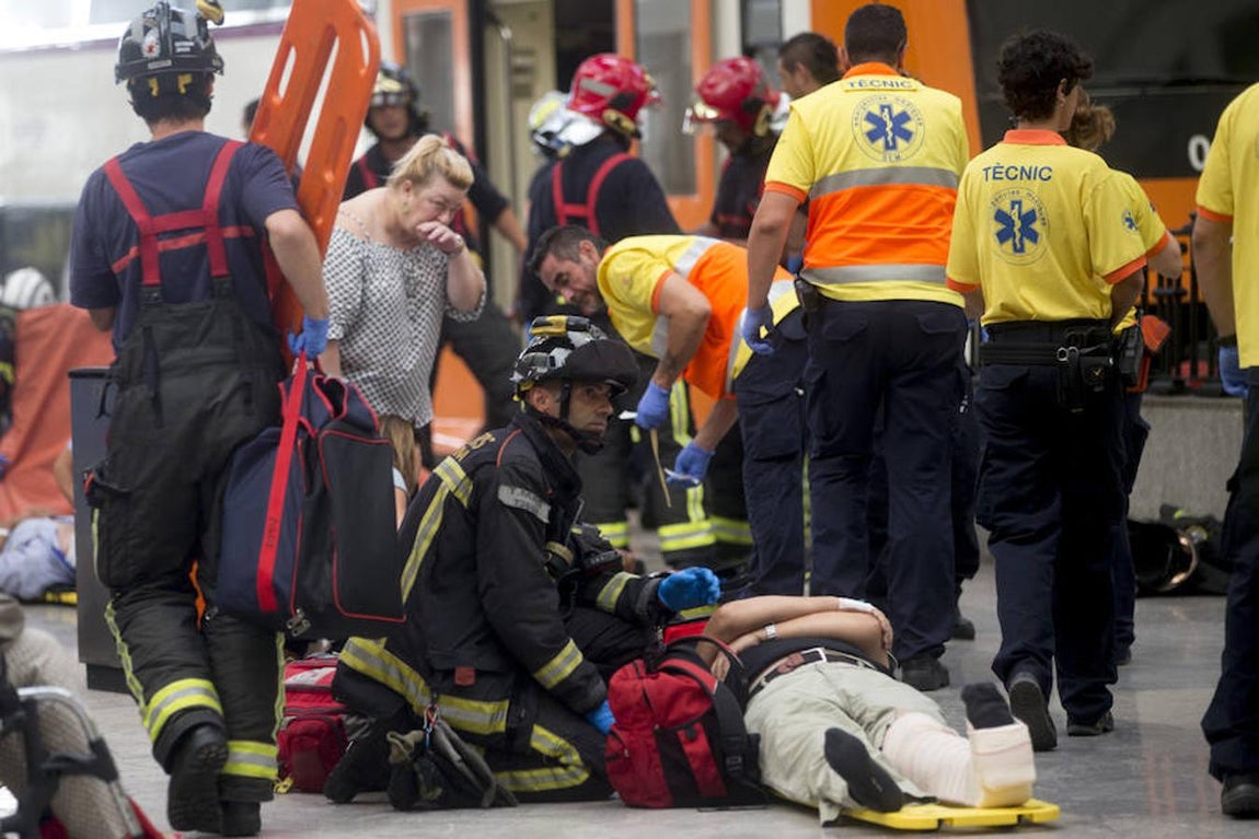 Las imágenes del choque del tren de Rodalies en la estación de Francia de Barcelona