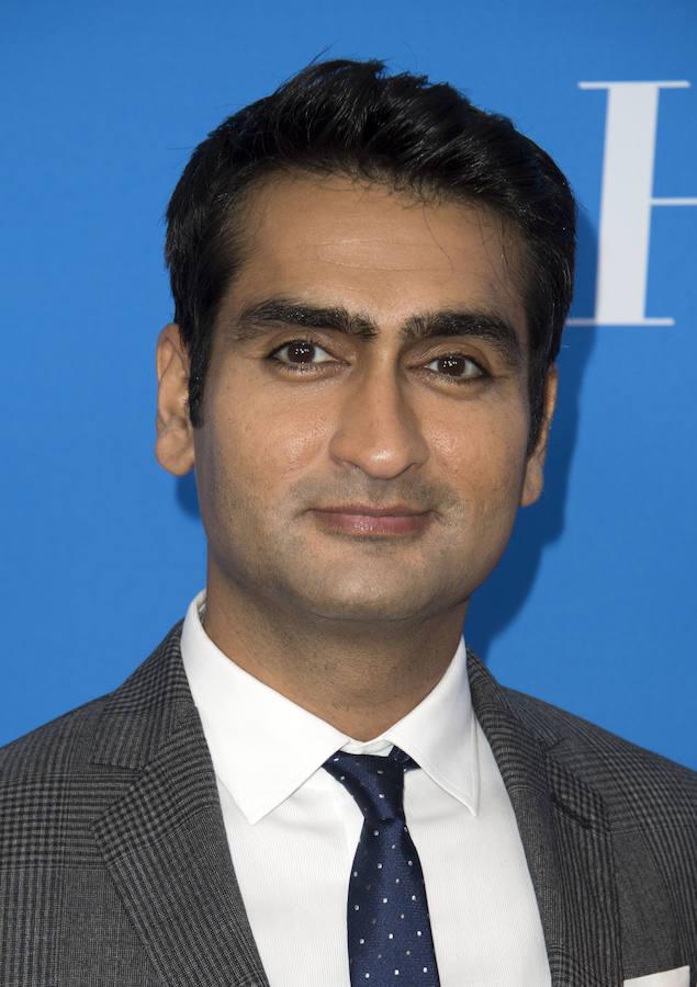 Kumail Nanjiani. Saltó a la fama gracias a la comedia de HBO, «Silicon Valley», en la que interpreta a Dinesh Chughtai. Actualmente está en cines de Estados Unidos con la comedia romántica «The Big Sick» junto a Zoe Kazan, la sensación cinematográfica del verano en el país norteamericano.