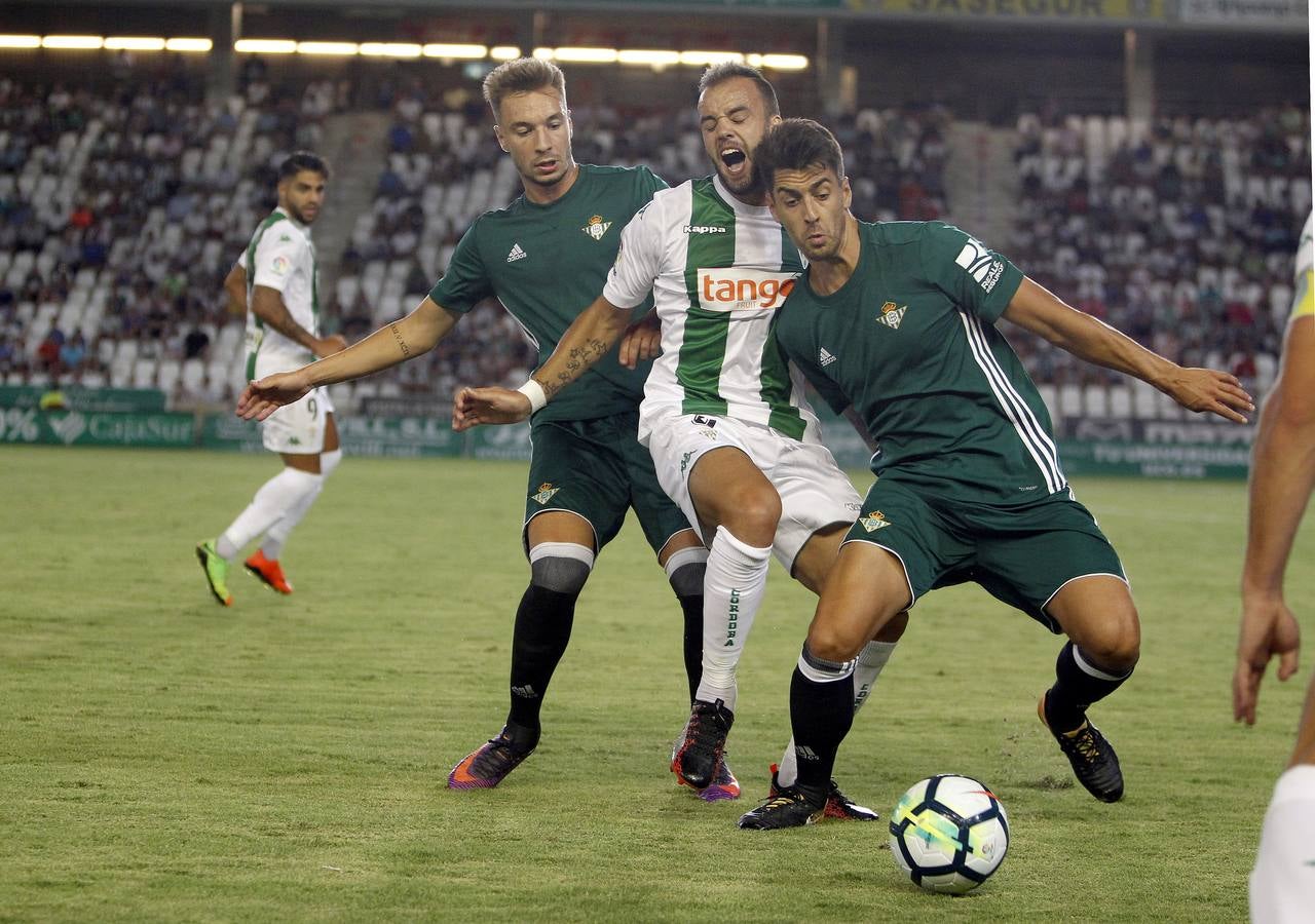 Imágenes de la presentación del Córdoba ante el Betis