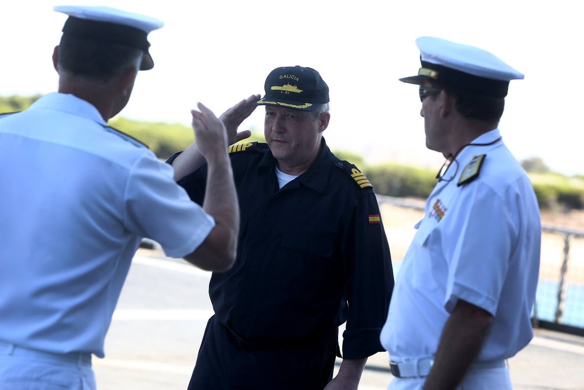 Emotiva llegada del buque Galicia a Rota