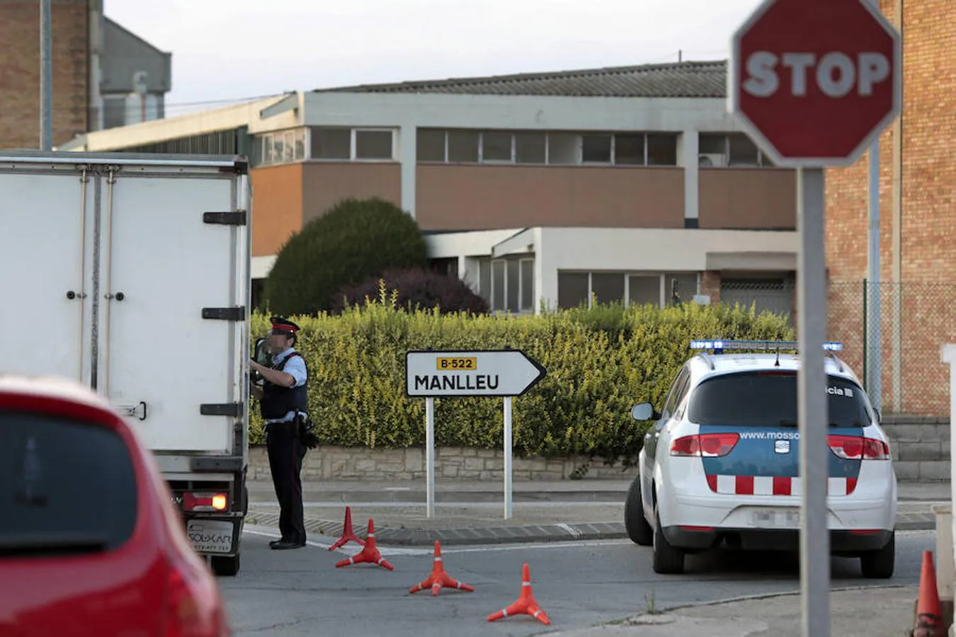 Los Mossos d'Esquadra han desplegado controles de tráfico tras el atentado. 