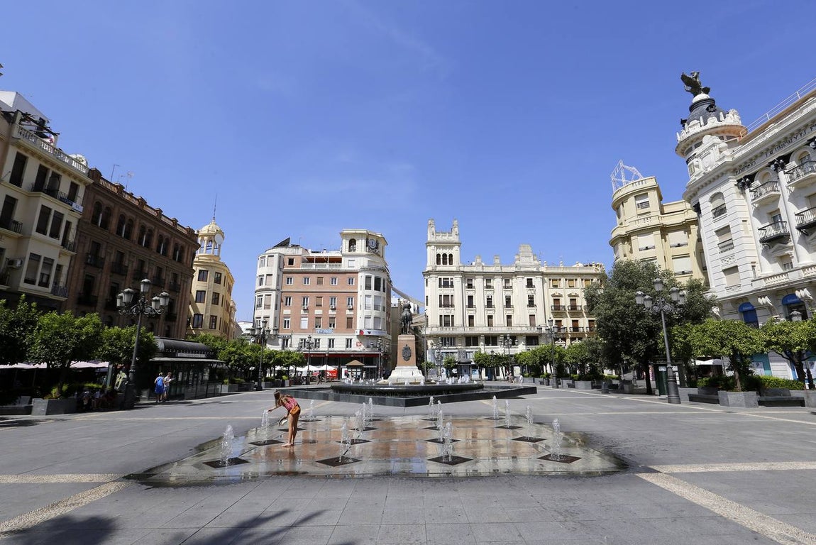 El «desierto» del agosto en Córdoba, en imágenes