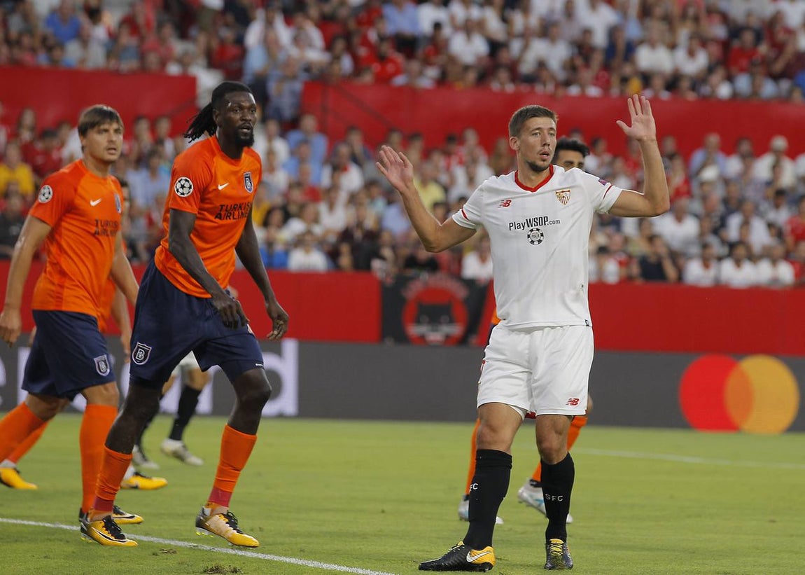 El encuentro entre el Sevilla FC y el Istambul Basaksehir, en imágenes